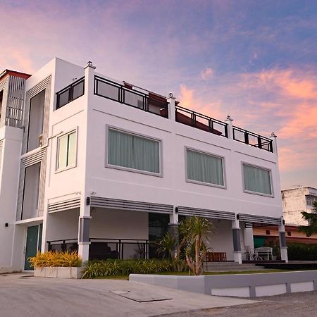 Munruk Hostel 班武里府 外观 照片
